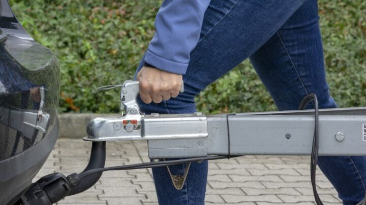 Cómo acertar con el enganche de tu remolque: una guía útil