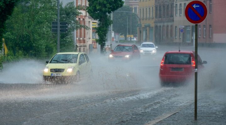 Aquaplaning, ¿sabes cómo reaccionar para mantener el control de tu vehículo?